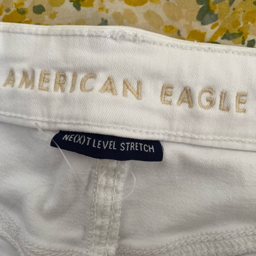 American Eagle Outfitters High Rise Shorts - Picture 2 of 4